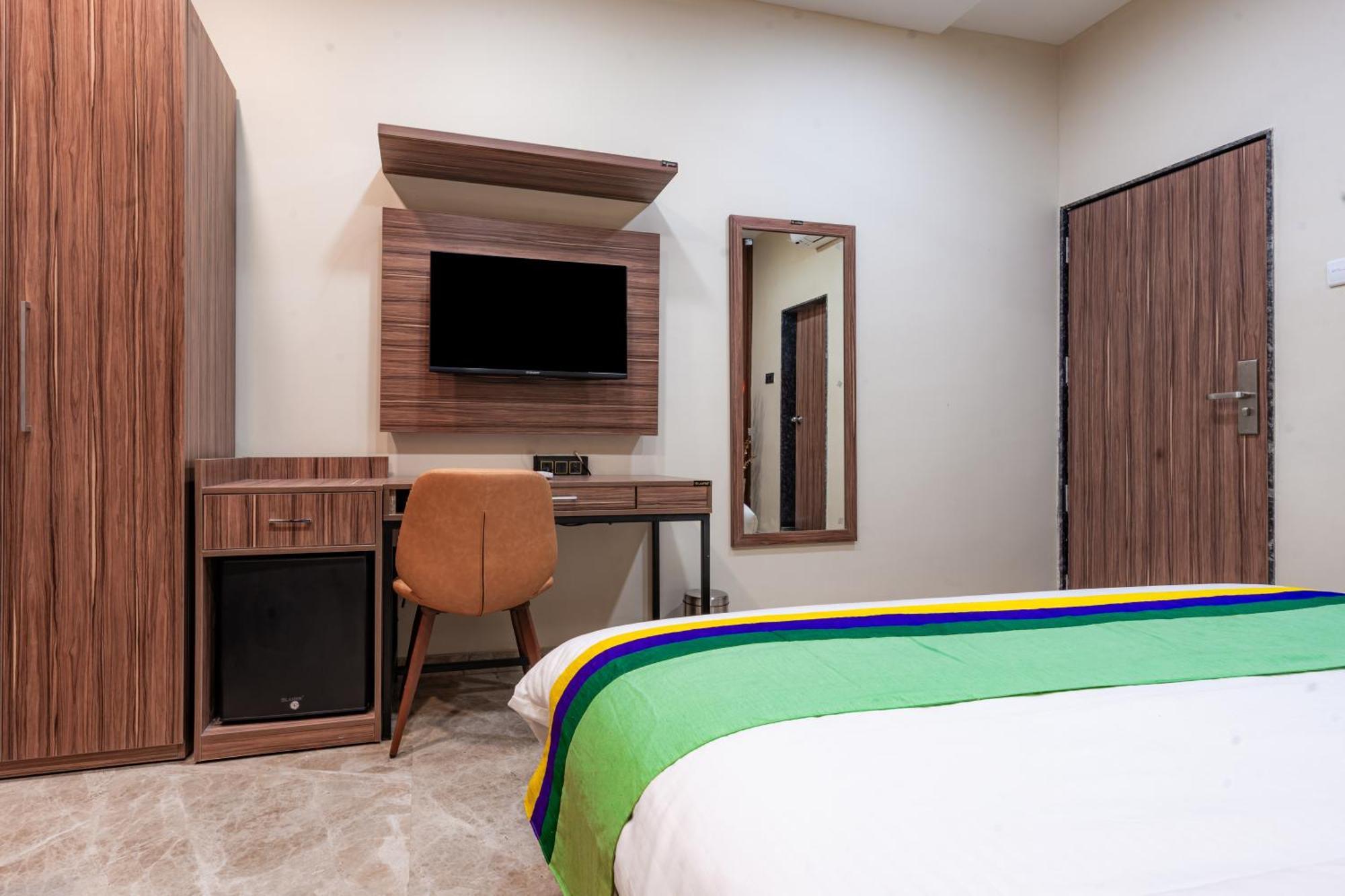 Treebo City Center Sakardara Exterior photo