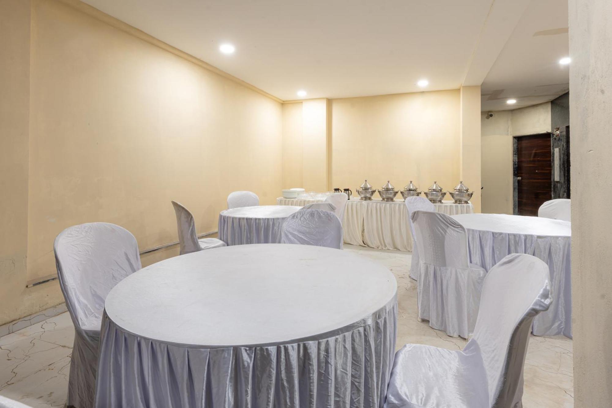 Treebo City Center Sakardara Exterior photo