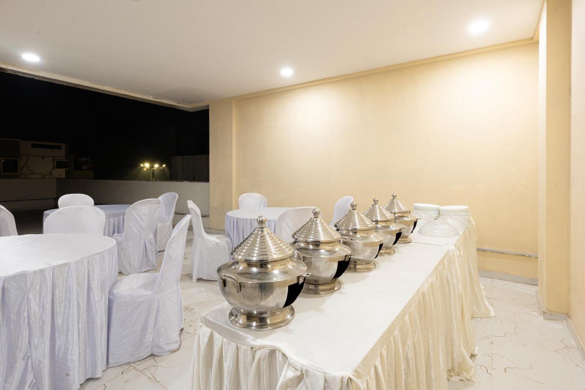 Treebo City Center Sakardara Exterior photo